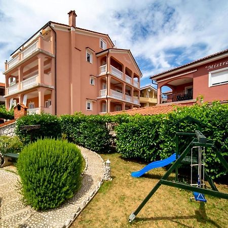 Kastell Apartments لوبار المظهر الخارجي الصورة