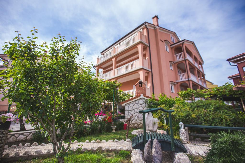 Kastell Apartments لوبار المظهر الخارجي الصورة